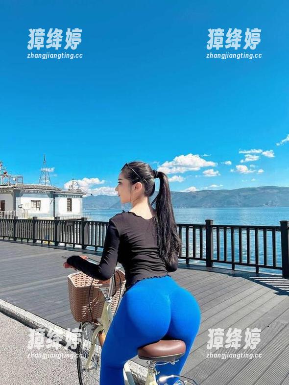 微密圈 - 120斤的小王同学：试图用瑜伽裤拉近与地心引力的距离，效果一般，原图在此！