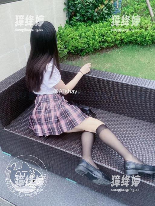 当AT鲨穿上泳装，居然还送你个免费合集！