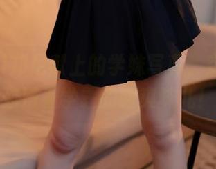 Bangni邦尼献上的学妹写真，空气中都弥漫着学霸的酸爽味儿！