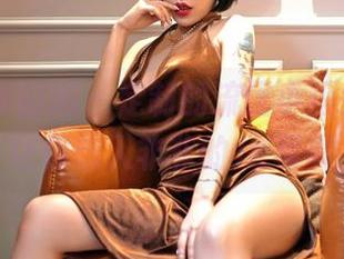 Feilin嗲囡囡 – 定制的流氓小巫女，随便让你想入非非的JK写真