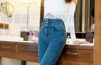 Feilin嗲囡囡 – 陈雅漫VICKY的写真好像有魔法，花瓣飘啊飘，就像梦里的女孩一样。