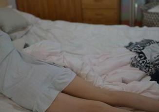 IESS异思趣向 – 黑丝粉饰的美子，写真里似乎添了点调皮的味道。