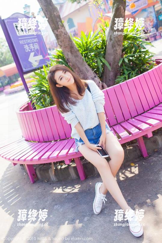 IMiss爱蜜社 - 小狐狸Sica的校服写真——看得我忍不住想回到学生时代，那个没烦恼的年代。