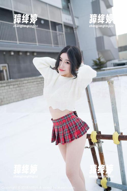 MiStar魅妍社-大白兔emma MiStar魅妍社 - 最新套图:那些让人目不转睛的裤里丝,大白兔emma你如何做到的?