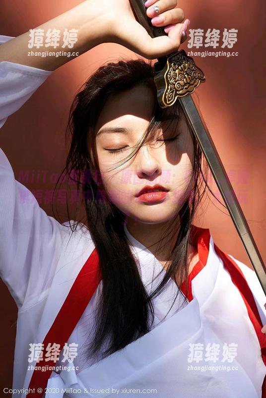 MiiTao蜜桃社 - 原图回顾：Cris_卓娅祺短裤写真中隐藏的那些小细节，太好玩了！