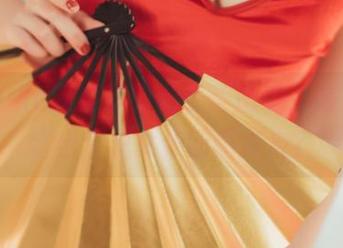 Natsuko夏夏子碰瓷碧蓝航线，怎么还没整出个龙女仆的图库来？