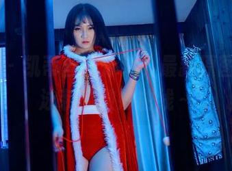 PANS – 凯蒂丝在泳池，最新原图带你看泳装的微妙曲线～