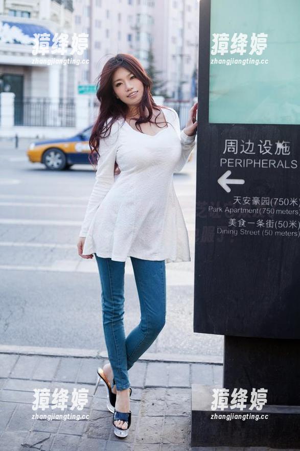 TuiGirl - 这件红裙，冯雨芝让它焕发了新活力，配上图片我也服了！