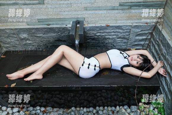 TuiGirl-李七喜 TuiGirl - 哈哈,李七喜穿比基尼的套图,不瘦不快,每下载一张我都自我安慰!