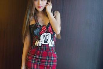 TuiGirl推女郎 – 何奕恋的日常套图：高清画质下，她的逗趣行为让人忍俊不禁！