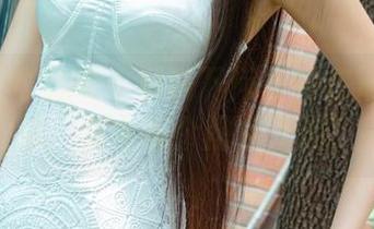 UGirls尤果网 – 见识下何曼丽在浴室的魔法，完全是个图包王国！