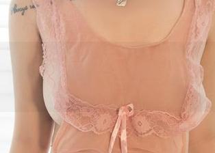 UGirls尤果网 – 松果儿的制服集锦，无尽的壁纸遐想