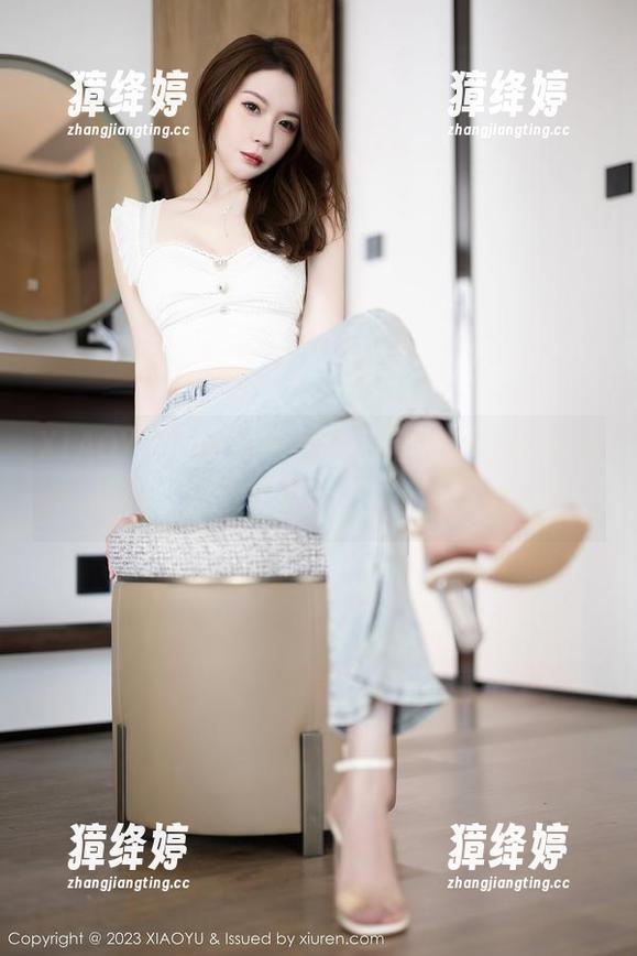 XIAOYU语画界-徐莉芝Booty XIAOYU语画界 - 看徐莉芝Booty的长腿写真,是不是有点想念偶像了呀?