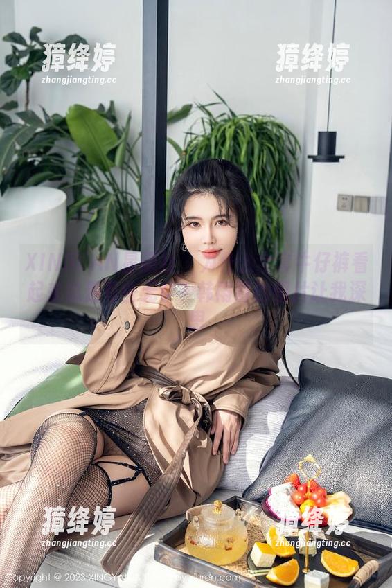 XINGYAN星颜社 - 为什么全套牛仔裤看起来总是有些无奈？韩雨馨的图片让我深思