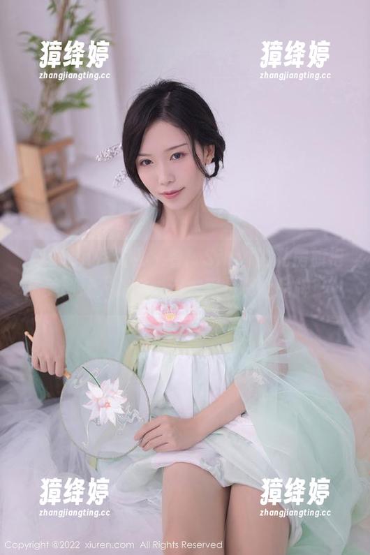 Xiuren秀人网 - 看！Sibyl的私房旗袍，美到让人想问“这衣服是哪个品牌？”