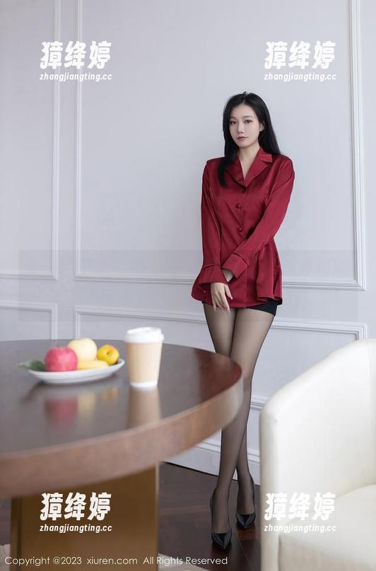 Xiuren秀人网 - 办公室奇遇，刘婷婷的高清美图溢出屏幕！？