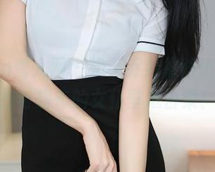 Xiuren秀人网 – 奶芙乔乔推陈出新，钮扣与拼布的女仆壁纸合集！
