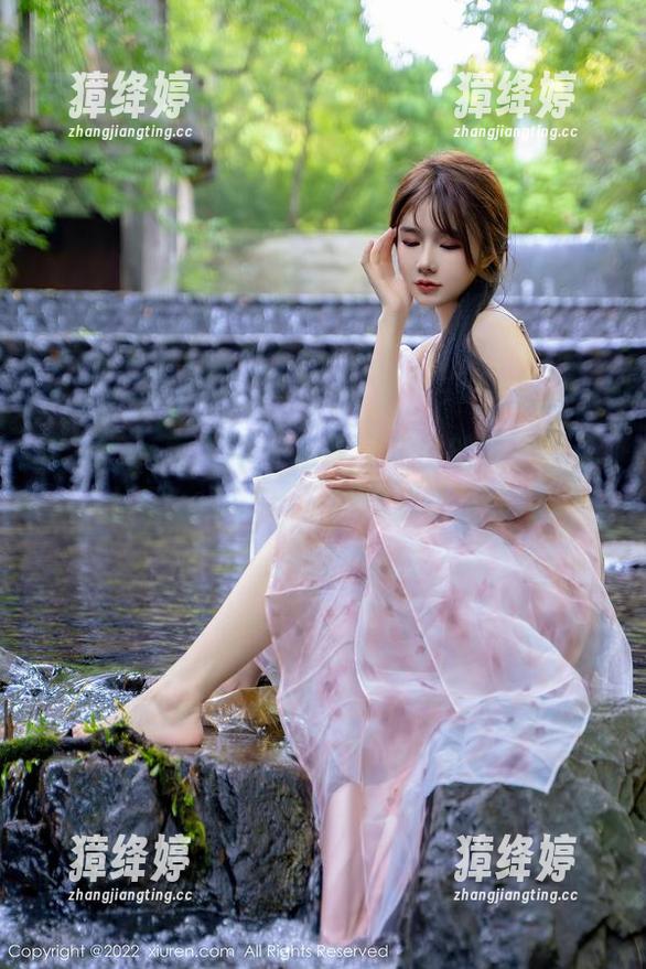 Xiuren秀人网 - 从教室走出的美图，苏小曼babyface的资源让人咋舌