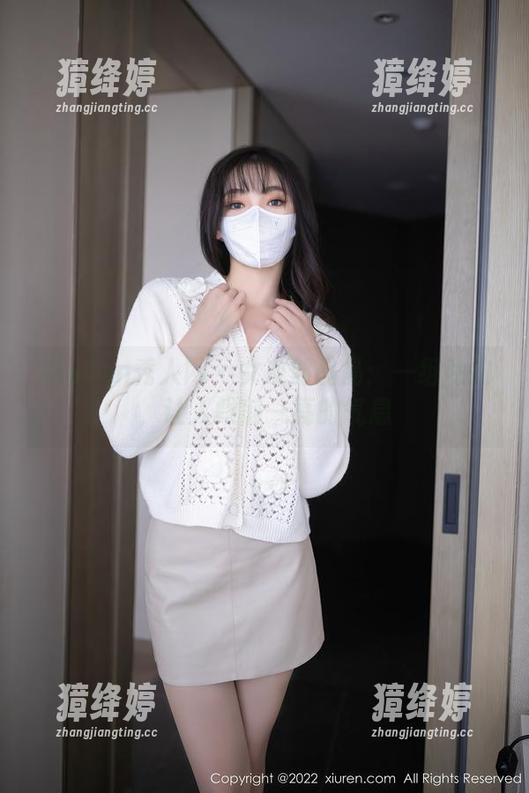 Xiuren秀人网 - 女友邹晶晶：一组私拍，让人眼前一亮的气息