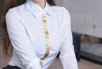 Xiuren秀人网 – 陆萱萱的眼镜，原图分享：好吧，各位瞧一瞧这“模范生”的默默炫耀。