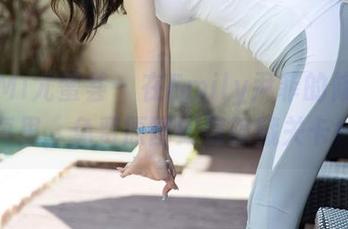 YouMi尤蜜荟 – 在Emily尹菲的修女写真里，免费原图如同隐藏关卡！