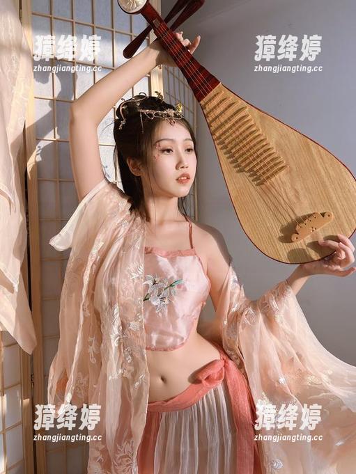 看不呆猫的比基尼作品，不对劲的好像是我，多看几次是被作品勾引了吧？