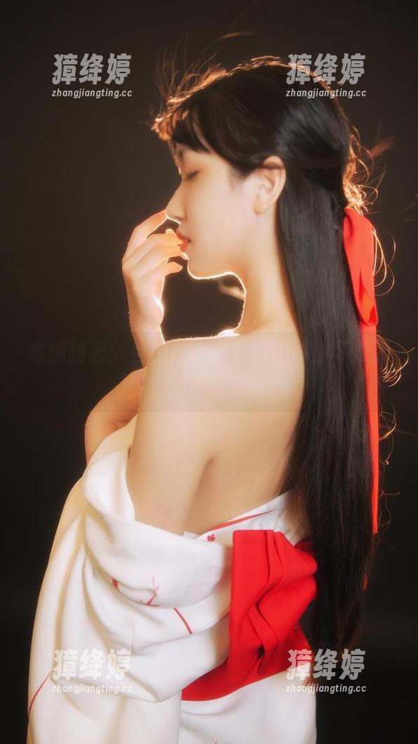 套图独家：当不呆猫遇到自拍，那可是芯片级的撩