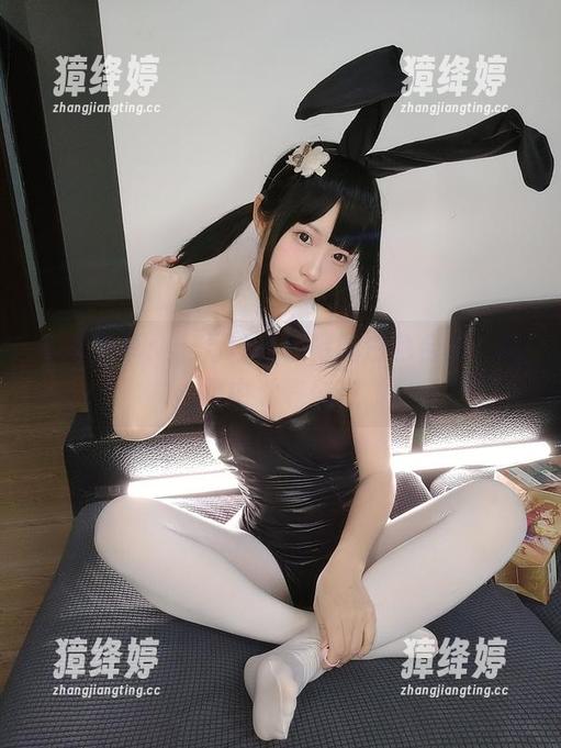 在线分享：十万珍吱伏特的白色合集，优雅中透着俏皮