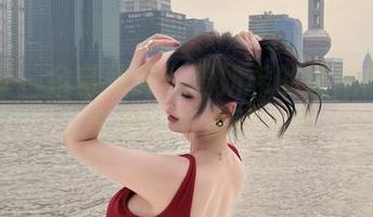 微密圈 – 余音绕梁：周妍希的旅拍照片集，再加点资源更完美