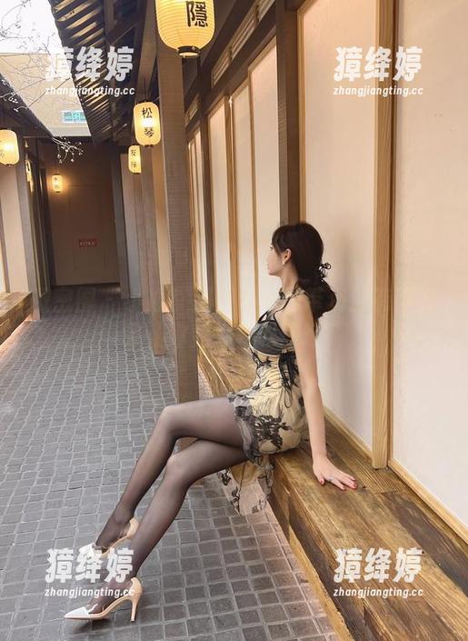 微密圈 - 小心！周妍希的吊带资源有可能会让你变得松松垮垮！