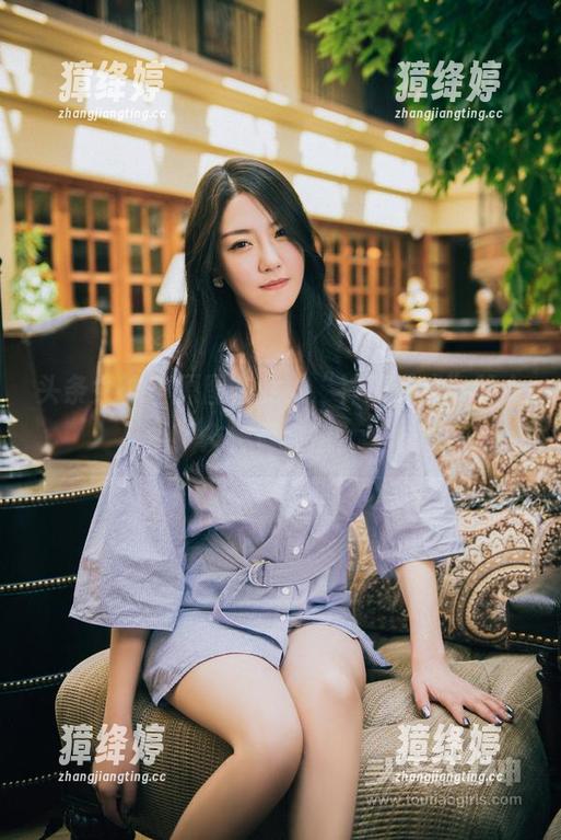 头条女神 - 原图在此，“神琦泽步”的女友，真会撩！