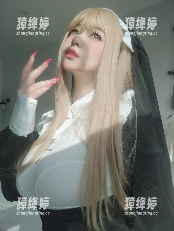 女主K的图册：清纯女友，边花园边吃薯条的时光