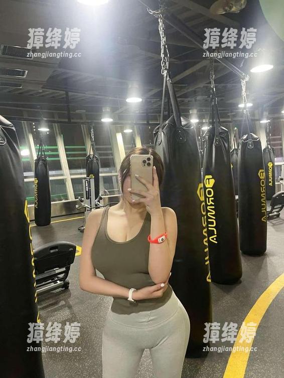 微密圈 - 下载就能全套get！奶宝妹纸的网袜有点叛逆哦。