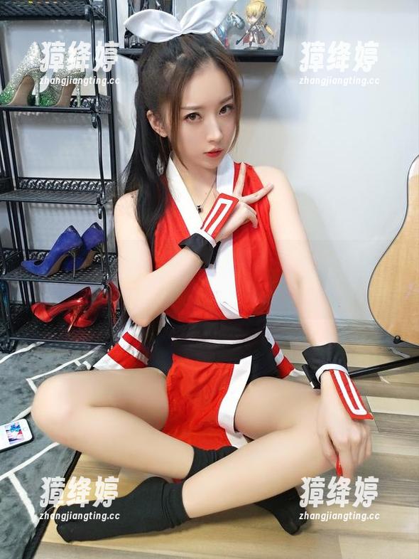 小女巫露娜的普通镭射紫合集，图片质量相当一般哦