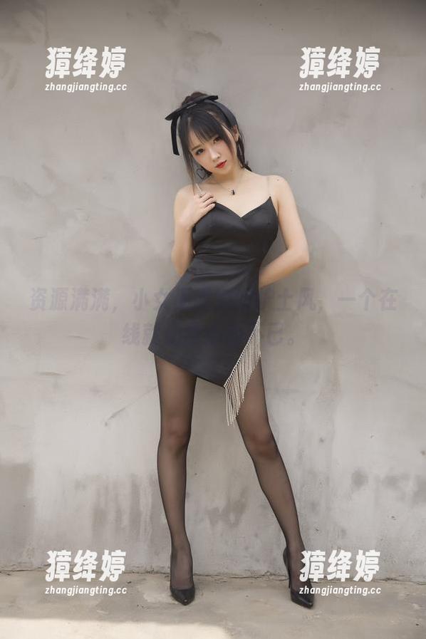 资源满满，小女巫露娜的护士风，一个在线就让我心动不已。