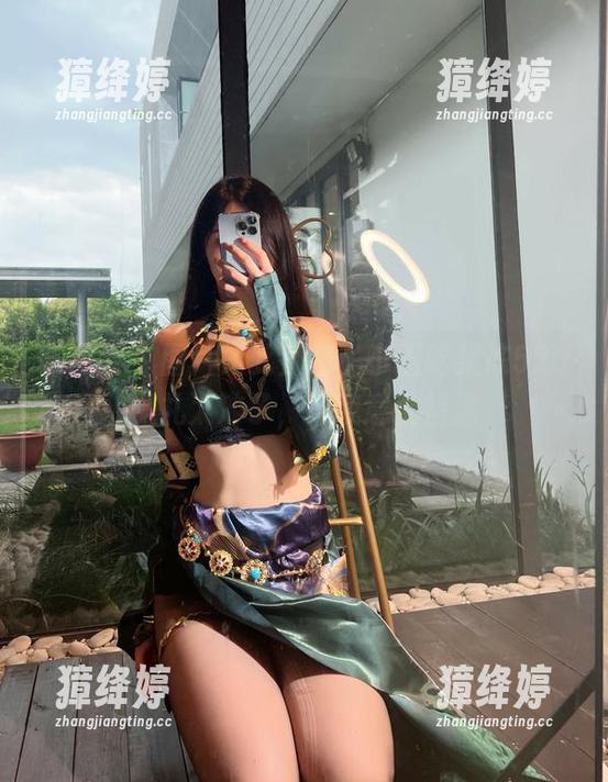 微密圈 - 图片如此直接，小玉吃果冻520献礼太冲了，让我意乱情迷