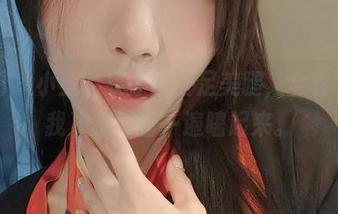 微密圈 – 小玉吃果冻的玉足美腿，全套下载，我决定再看一遍嗑起来。