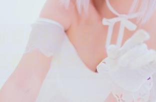 别错过小野妹子w夏日cos更新，那种清新感让我默默怀念学生时代的简单。