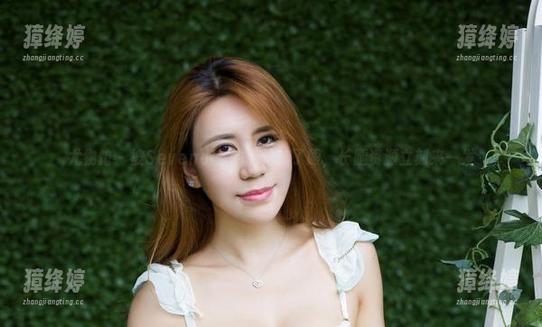 尤物馆 - 被Seven小七的私拍迷了眼，长腿资源立刻来一发
