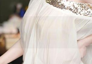 尤蜜荟 – 制服？周大萌真能把这一套玩出花来，等不及了！