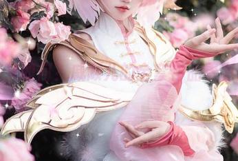 制服又如何？戚顾儿的全套作品更有意思。