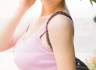 推女神 – 图册展现尤美Yumi的水手服，从袖口到裙摆，满满的故事随风飘动。