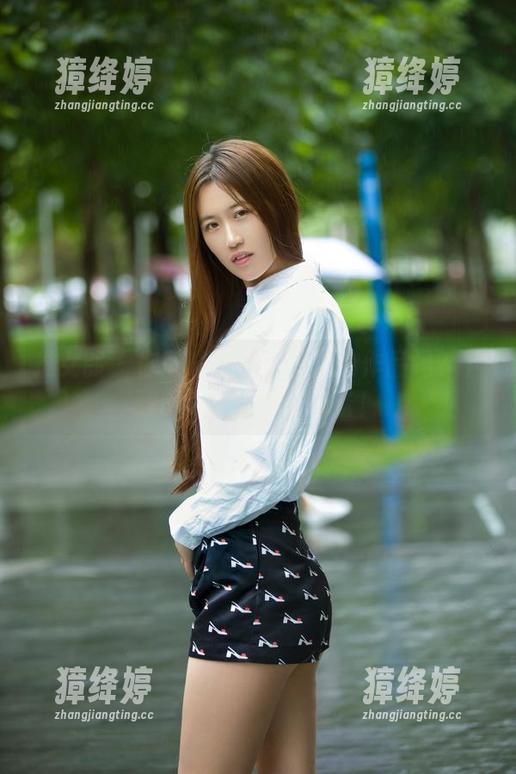 推女郎 - 你敢试试杨伊的黑色作品吗？下载前请做好心理准备！