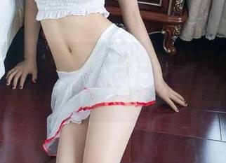 推女郎 – 私拍合集：白丝里的王依萌，轻轻松松就抓住了我的注意力。