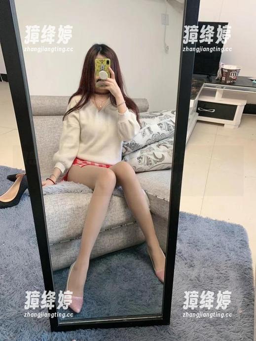 微密圈 - 提袜少女全套网袜之旅，图包里潜藏的暗示感，让我心神荡漾。