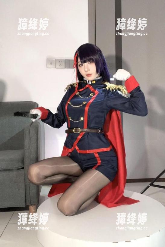 无影喵喵深夜发车，今天t恤变成NIKKE胜利女神cos资源，运动风也能优雅！