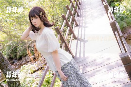 星之迟迟与全套《Darling》图集的结合，浓烈得让我忍不住想发呆