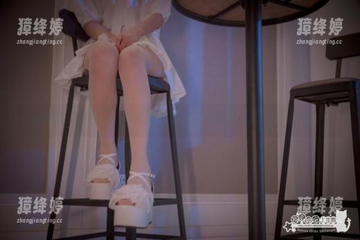 私拍图集大解析：木花琳琳是勇者如何优雅地斩杀卡哇伊风