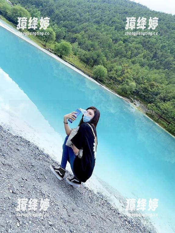 微密圈 - 只为一瞬：林子喵Lynne空姐私拍的俏皮日常
