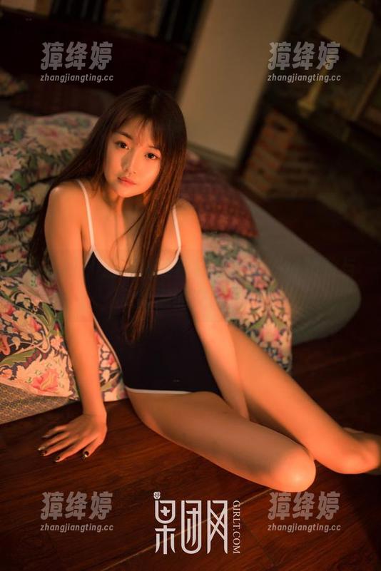 果团网 - 王语纯的丝袜写真，一场精致与慵懒的交响曲